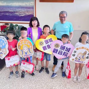 LINE_ALBUM_1141001~訪視龍潭國小清寒學童_251010_12