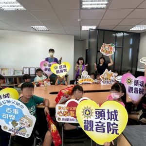 LINE_ALBUM_1141002~訪視大里國小清寒學童_251010_5