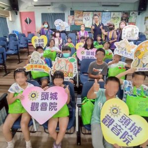 LINE_ALBUM_1141016~訪視育才國小清寒學童_251016_2