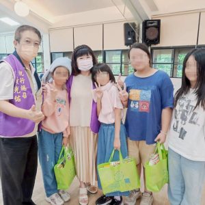 LINE_ALBUM_1141023~訪視過嶺國小清寒學童_251023_1