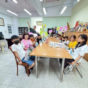 LINE_ALBUM_115417~訪視憲明國小清寒學童_260420_65