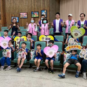 LINE_ALBUM_115421~訪視中興國小清寒學童_260421_31